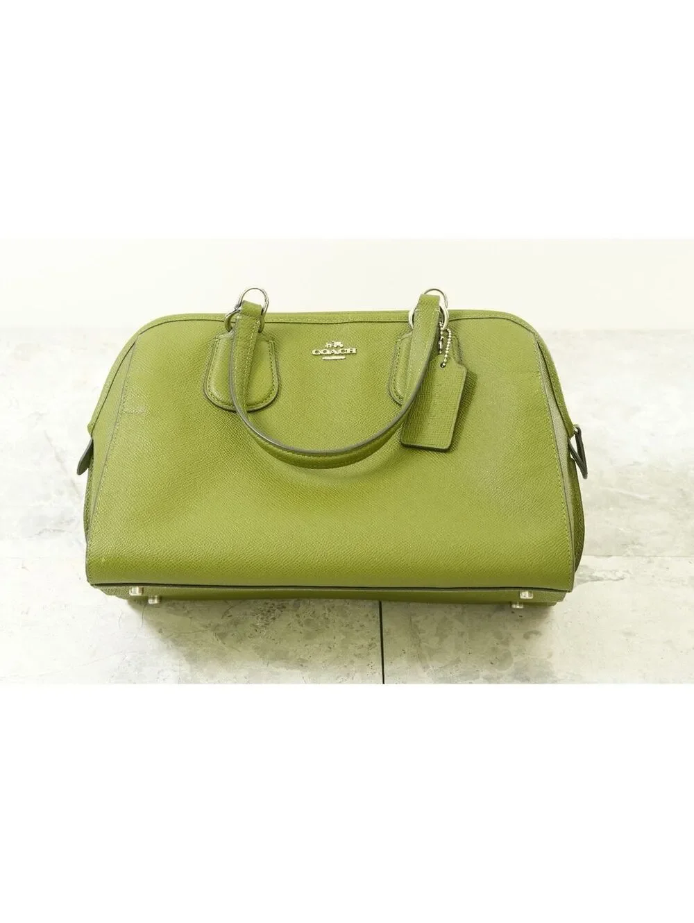 Coach elegant authentic